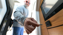 TILE-USB-A/USB-C ŞARJ SOKETİ, SİYAH ÇERÇEVE