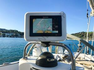 SPR-7-RM 7 EKRAN İÇİN BEYAZ POD. RAYA MONTAJ