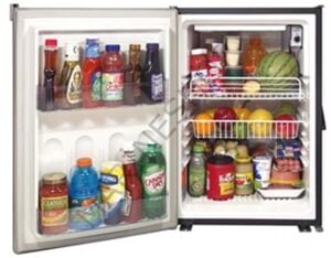 DCR788 buzdolabı SİYAH