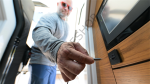 TILE-USB-A/USB-C ŞARJ SOKETİ, SİYAH ÇERÇEVE